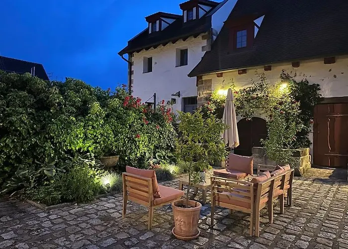 דירה Lovely In A 18th Century Manor Rattelsdorf