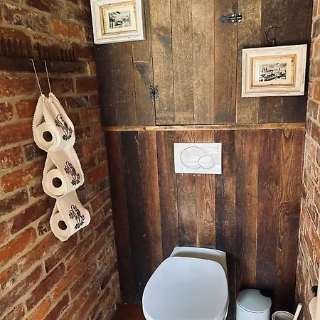Lovely In A 18th Century Manor Apartment *